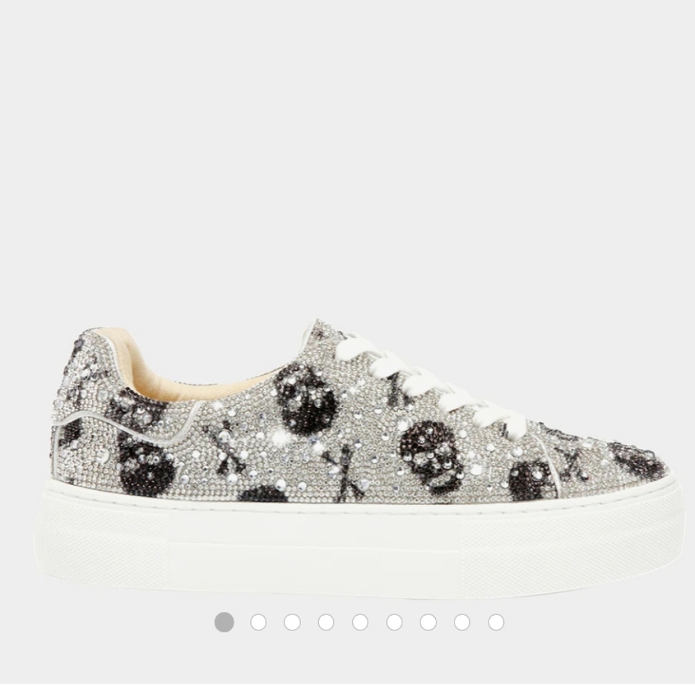 Betsey Johnson Sydney skulls shoes 9.5